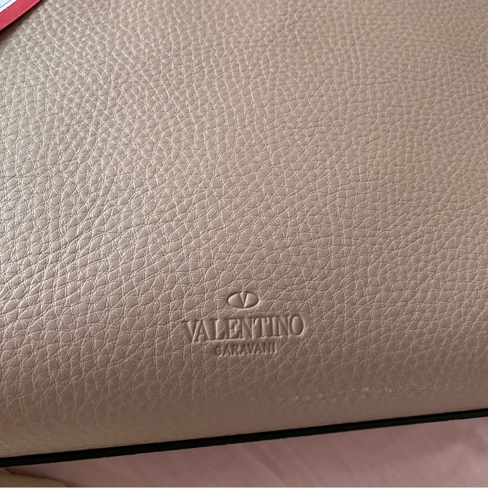 Valentino Garavani Rockstud Shopper. *Brand New* - Picture 4 of 16